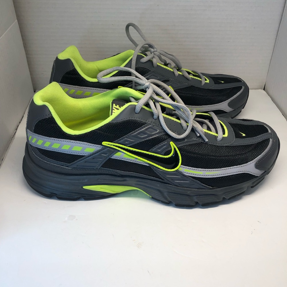 Nike Men's Initiator Black Grey Volt Sneakers
Size 13